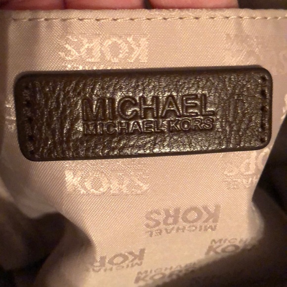 Michael Kors Pocketbook - Picture 9 of 13